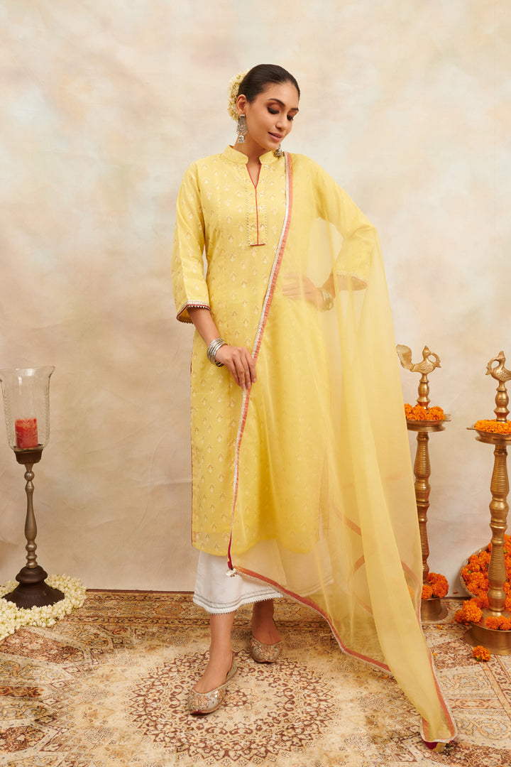 Yellow Organza Plain Dupatta - Tahiliya